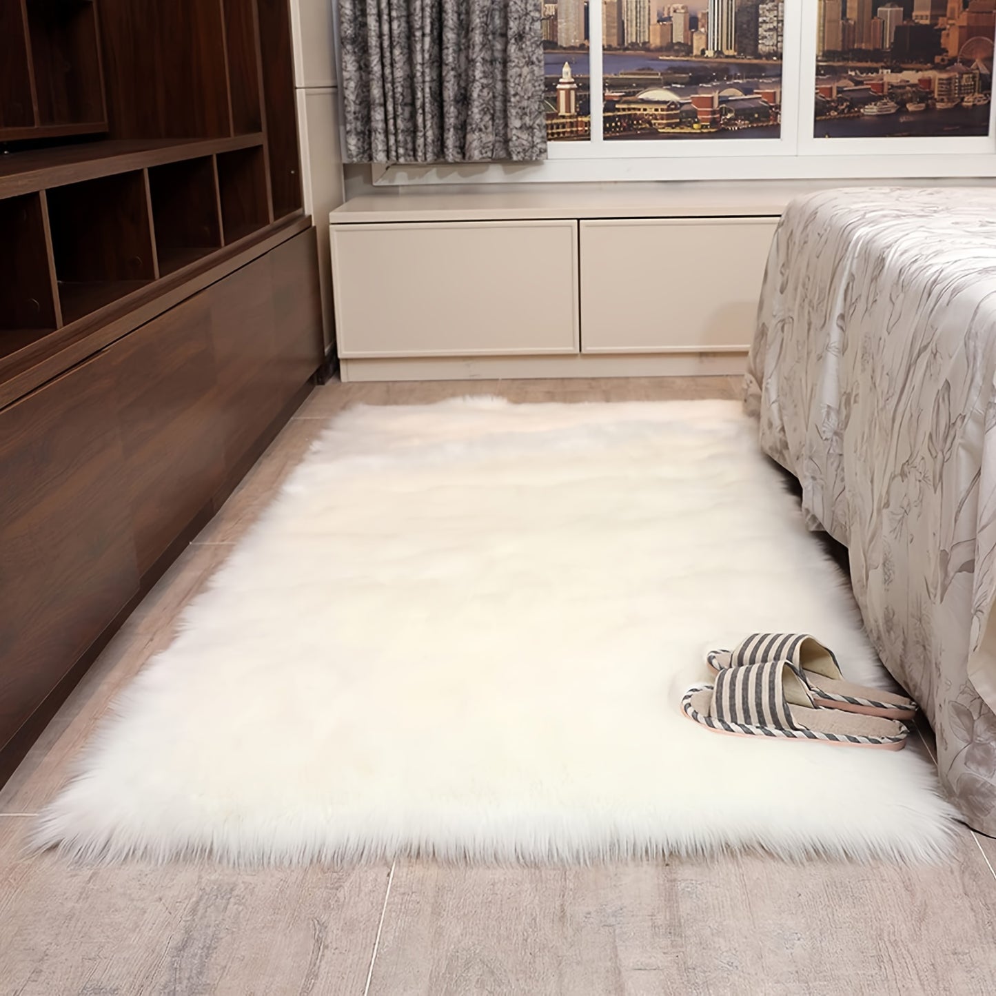 [1pc Soft Fluffy Faux Fur Rug] 1pc Fluffy Faux Fur Area Rug, Soft Plush Non-Slip Polyester Mat, Cozy Bedside Carpet, with Dry Clean Only, for Living Room, Bedroom, Study, Vanity, Home Decor, Christmas